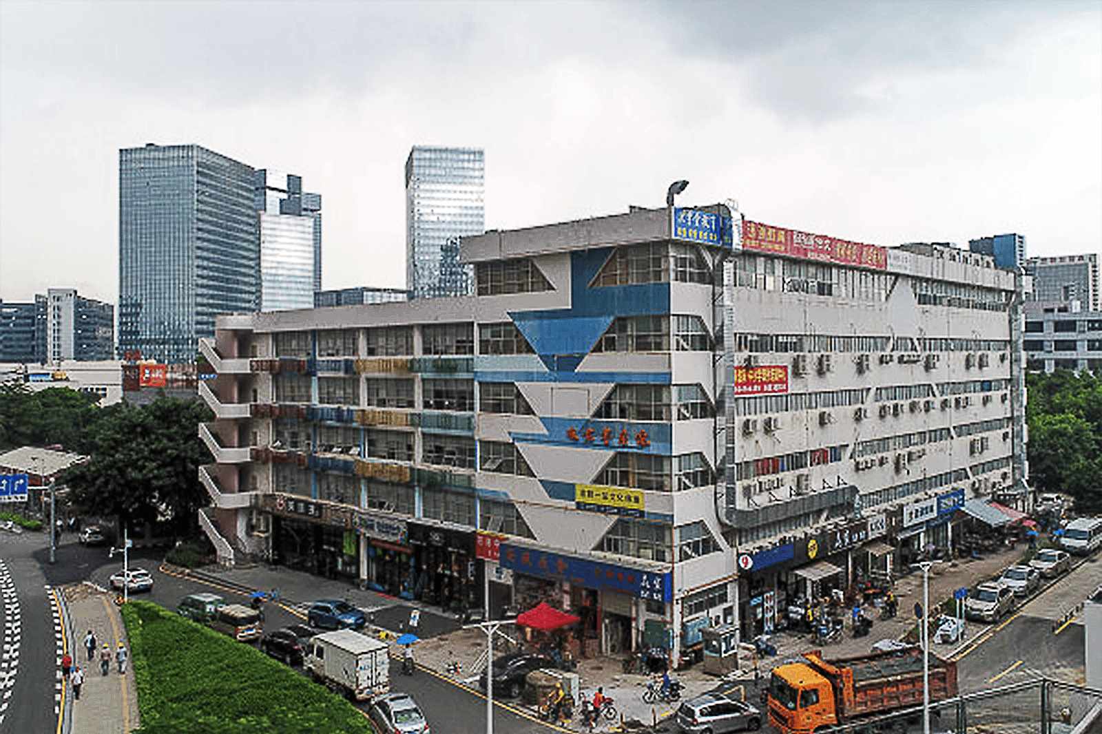 朗峰大厦外观图