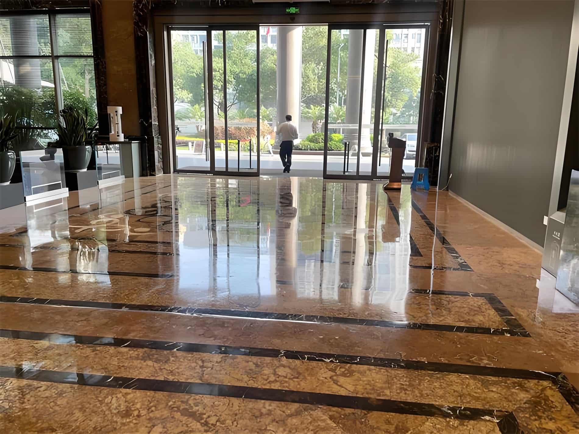 丽湾大厦周边环境图