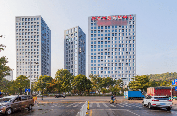 满京华SOHO艺峦外观图