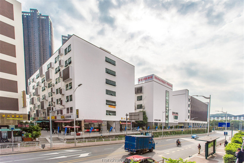 南山云谷创新产业园大堂图片