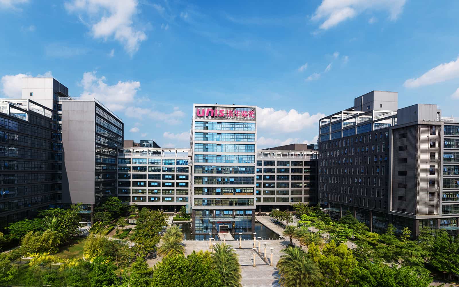 清华信息港外观图