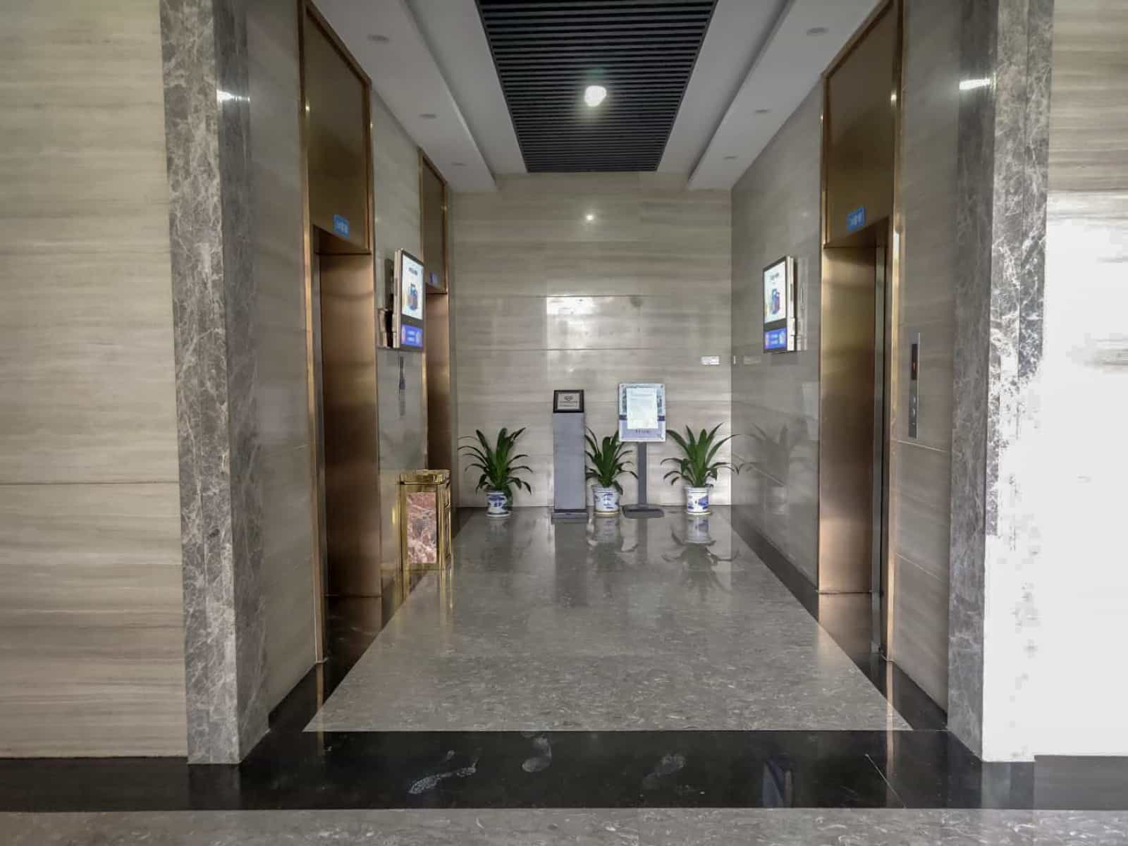 清华信息港电梯图片