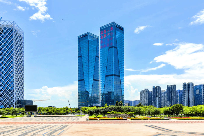 前海人寿金融中心外观图