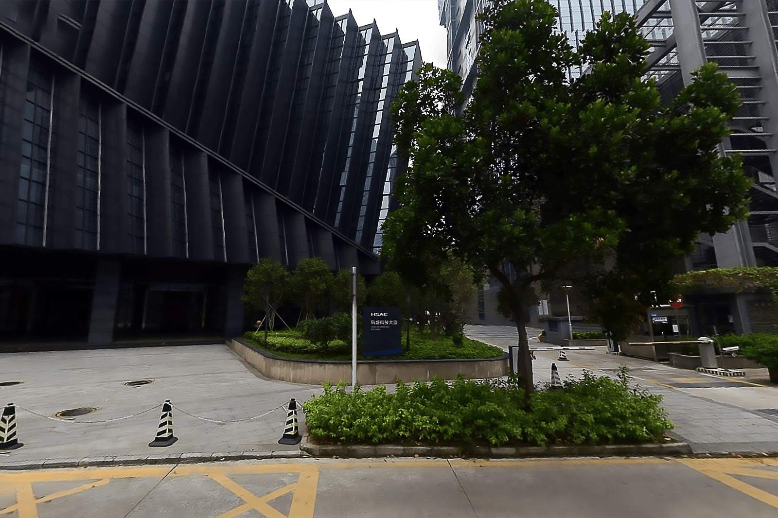 松日发展大厦电梯图片