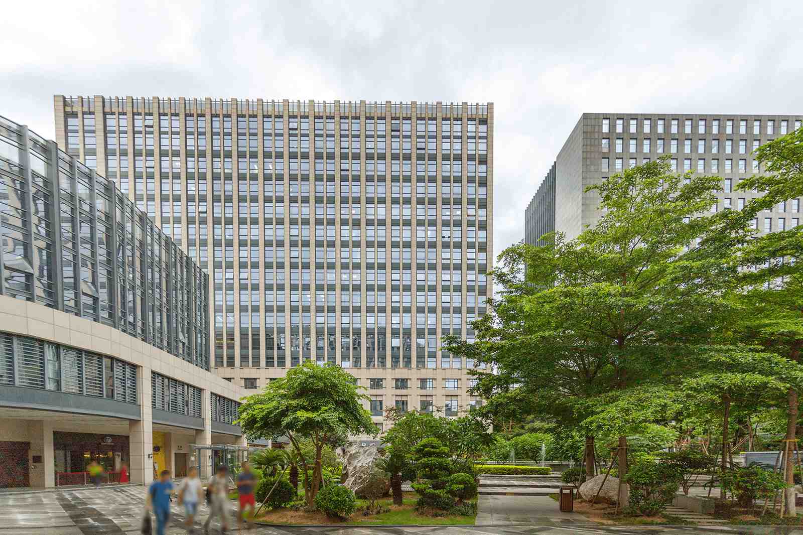 源兴科技大厦外观图