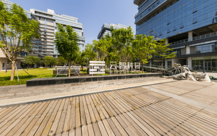 云智科技园电梯图片