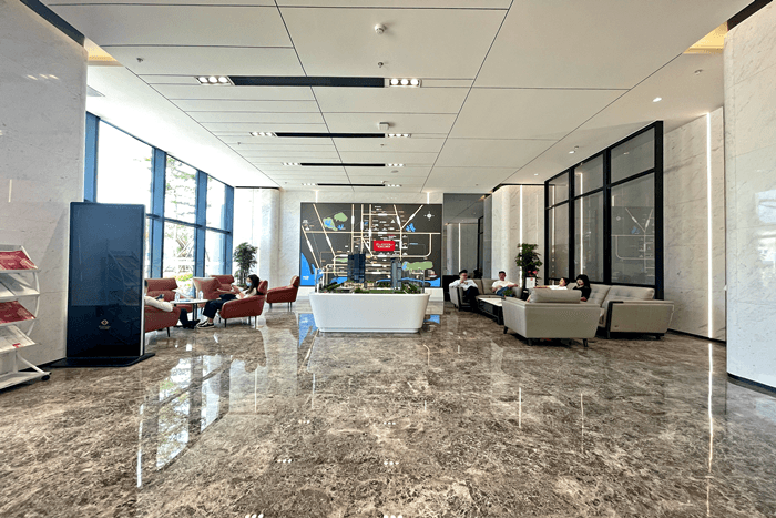 左右云创谷电梯图片